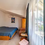 Apartment With Parking Space Trpanj, Peljesac - 257 *